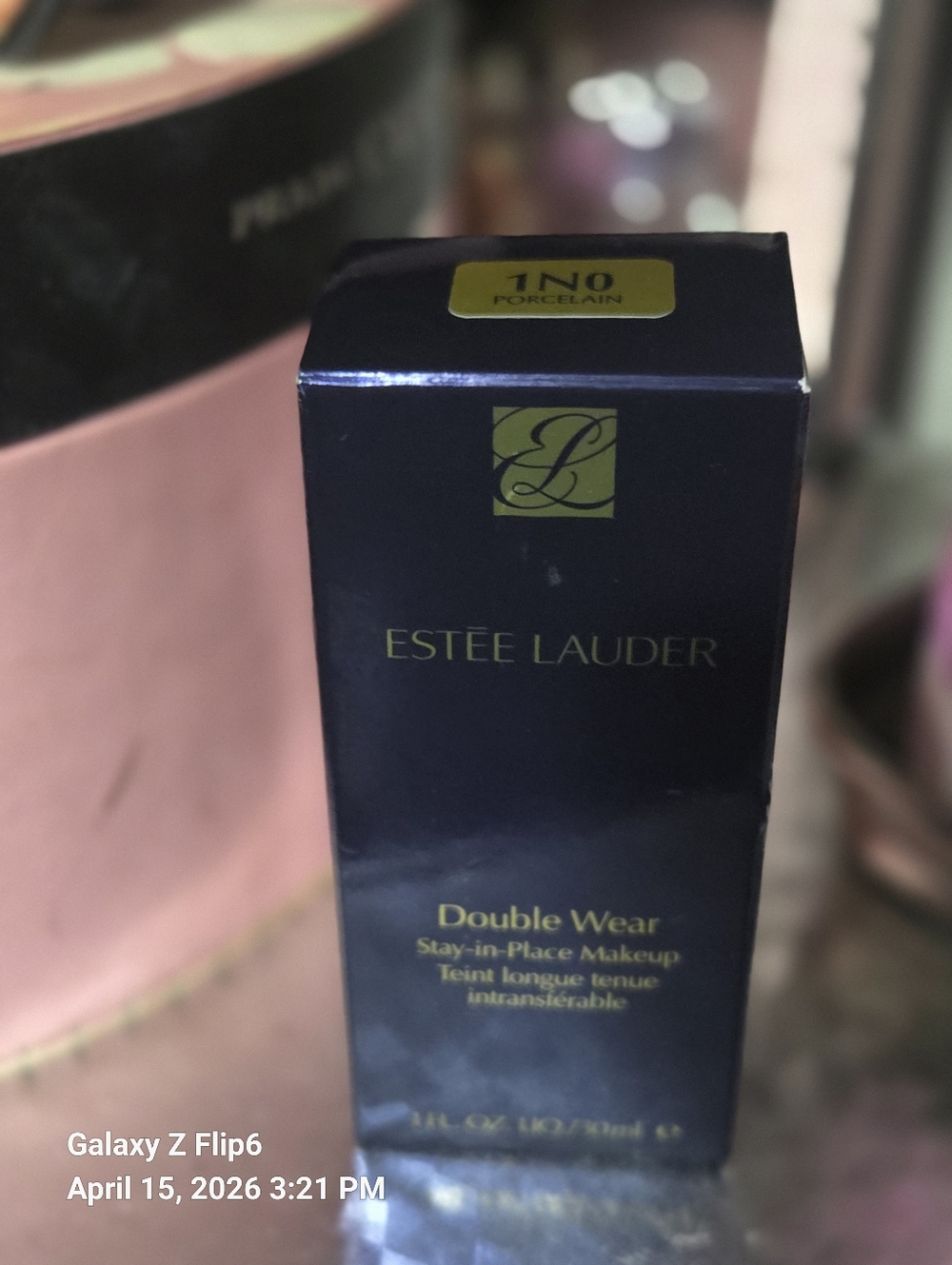 Estee Lauder Double Wear Stay in place, makeup (1N0 Porcelain) - Picture 2 of 10